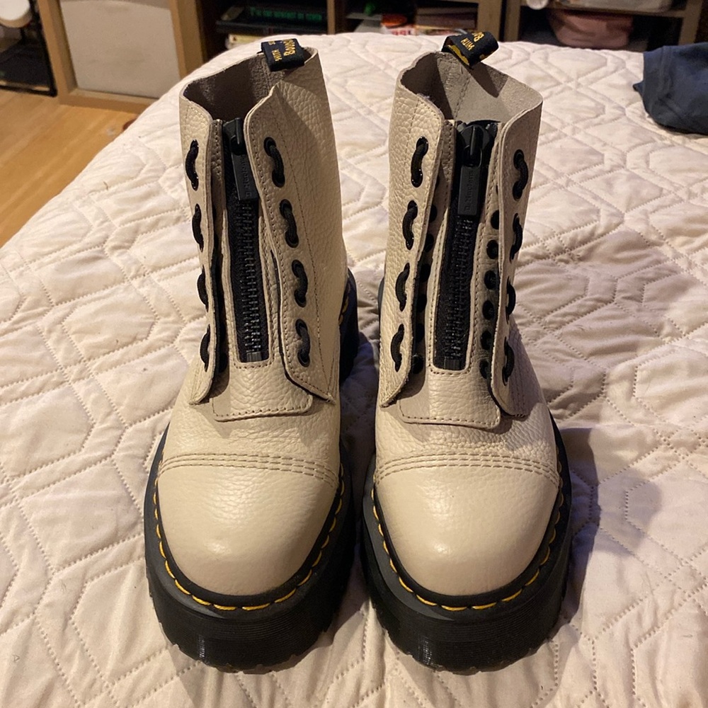 Sinclair Milled Napa leather platform Dr. Martens